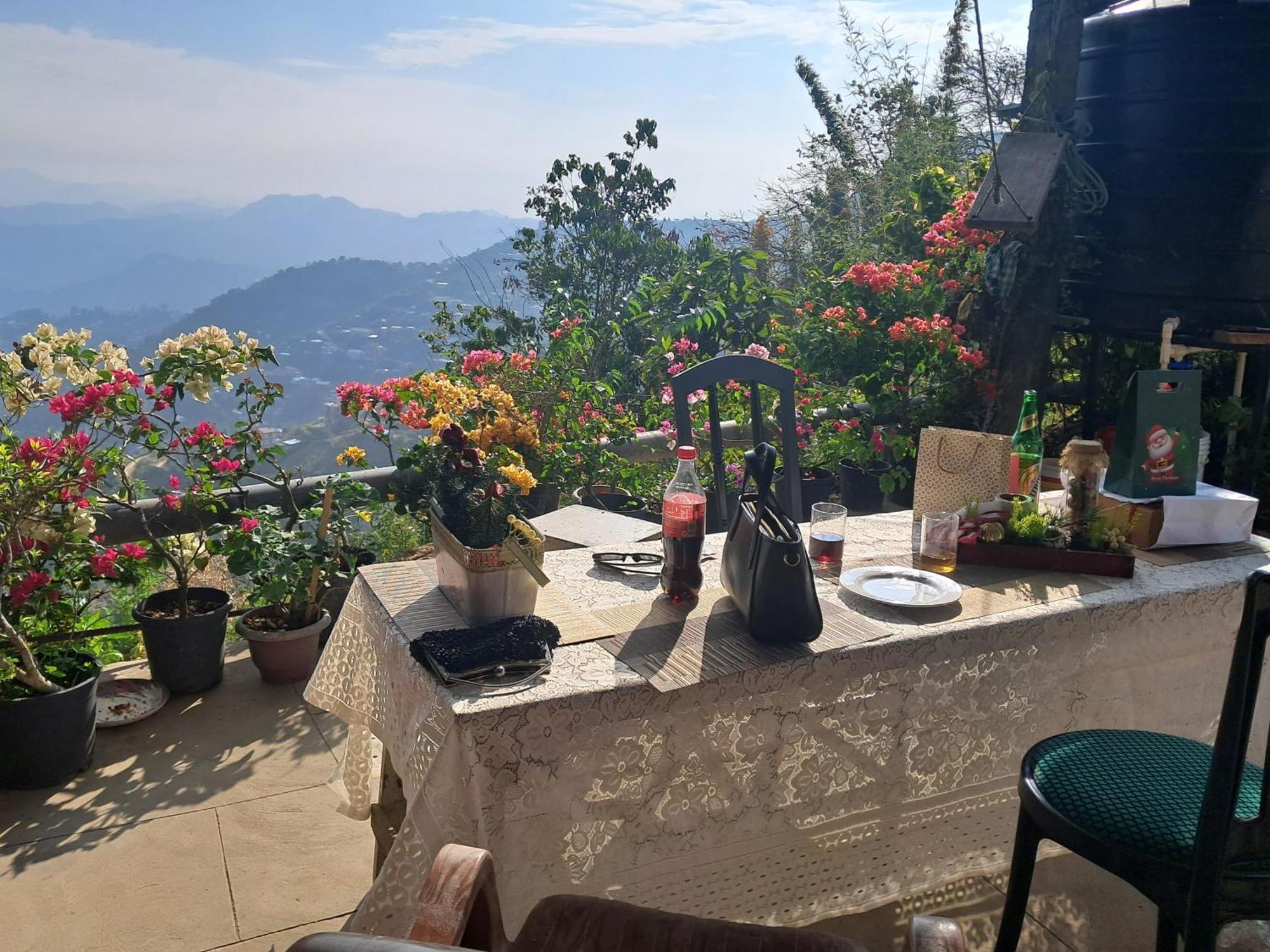 Dormitories/Hosteller, Giftland Homestay Āīzawl 외부 사진